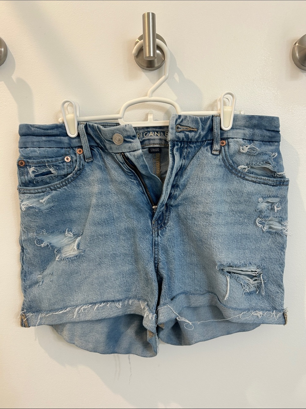 American Eagle Strigid Distressed Light Blue Denim Women's Shorts